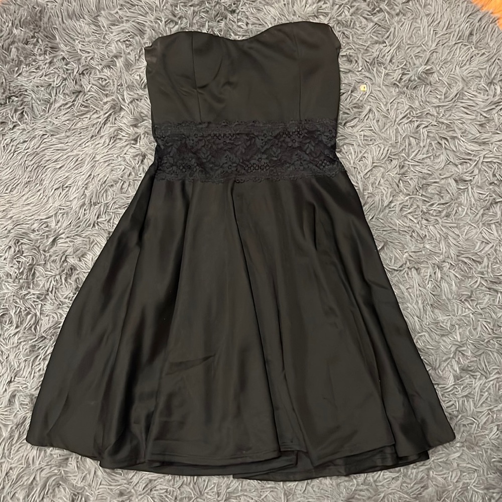 strapless dress